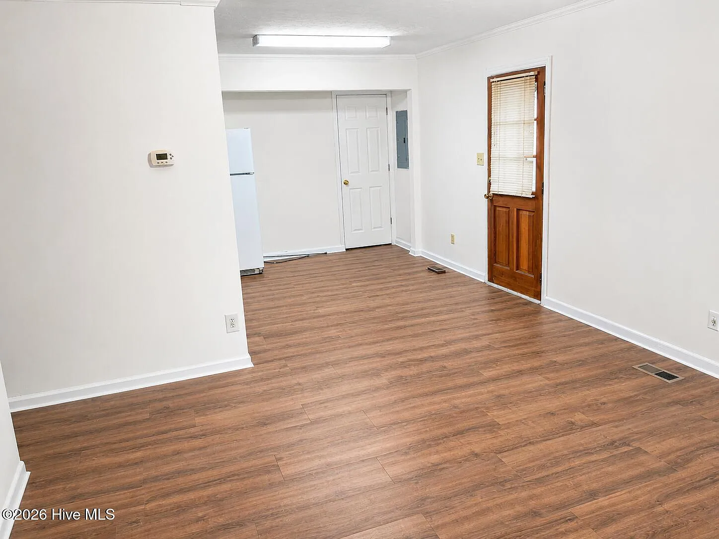 3 bed, 1.0 bath, 936 sqft, $1,500 — Photo 3