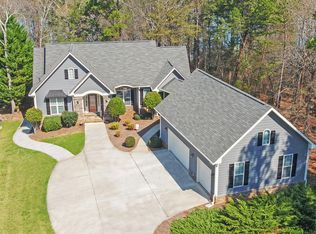 69 Sentu Way, Hartwell, GA 30643