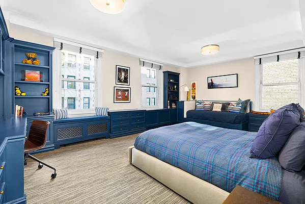 Sold by Sotheby's International Realty | media 33