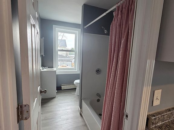 4th image of 182 Ocean St Floor 2