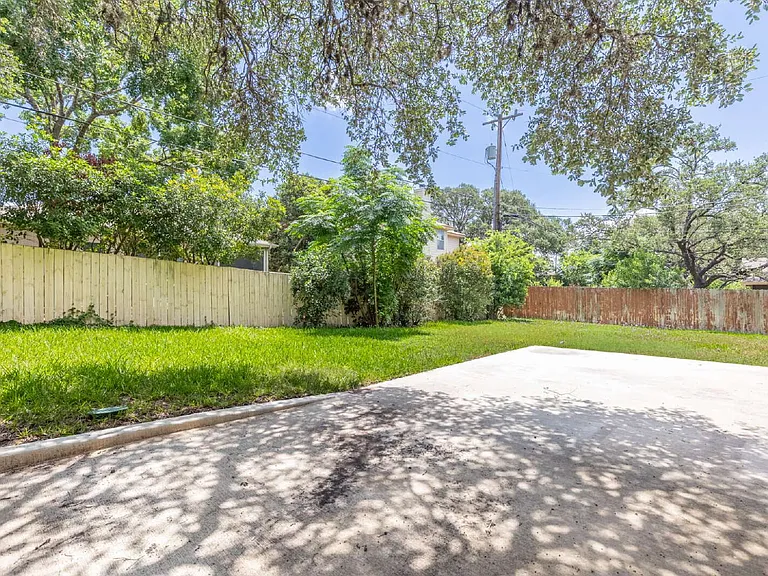 2331 Bluffridge St — Photo 35