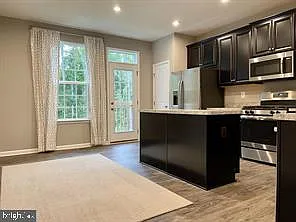 413 Rolling Valley Dr — Photo 4