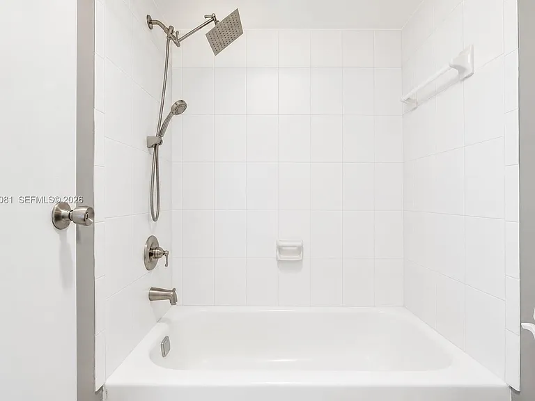 5961 N Falls Circle Dr #309 — Photo 16