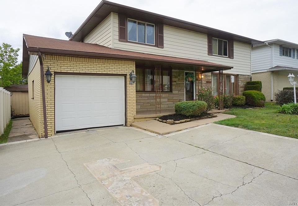 1st image of 20 Villa Moraine Dr