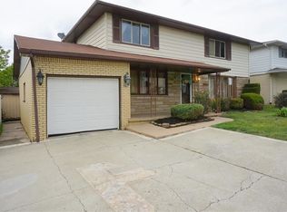 20 Villa Moraine Dr, Cheektowaga, NY 14225