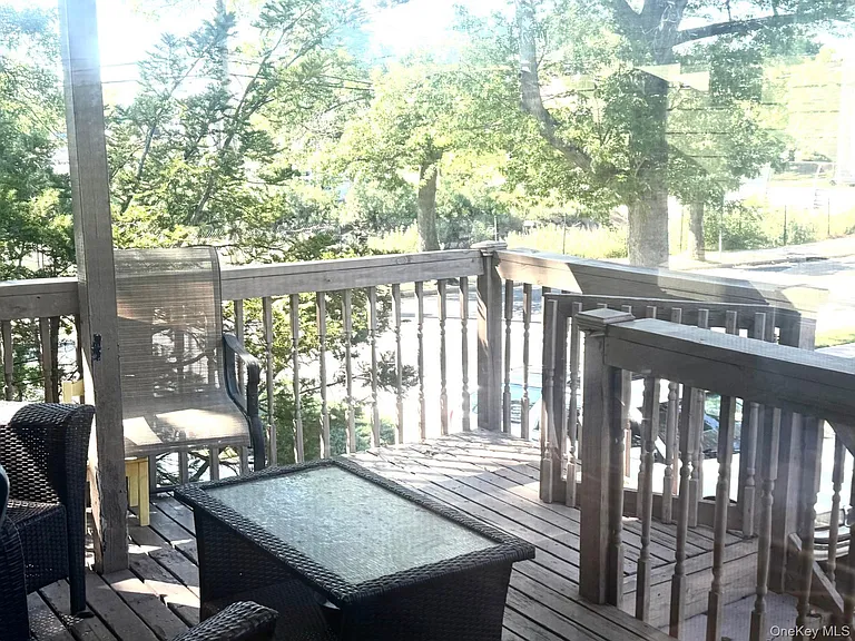 906 Park Ct — Photo 16