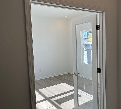 3rd image of 1374 Saguaro Way