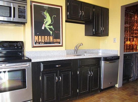 1st image of 392A N Euclid Ave #209