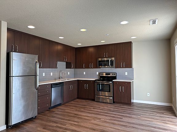 4th image of 3720 NE 87th Pl
