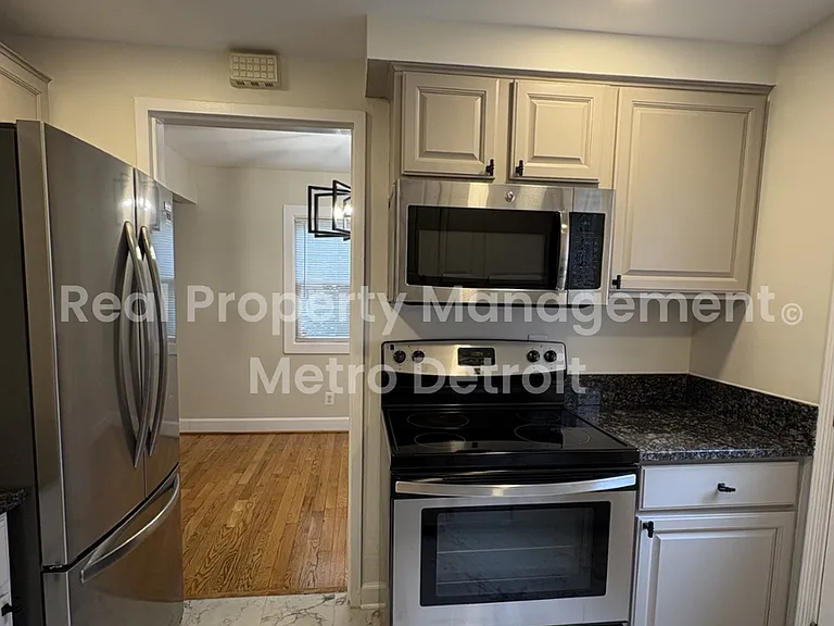 655 N Eton St #22 — Photo 9