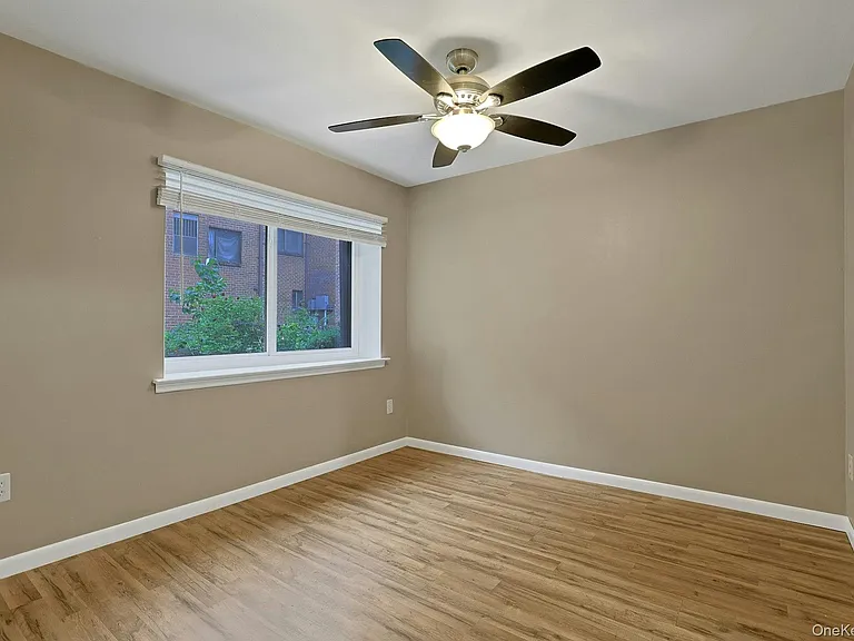 214 Kennedy Dr — Photo 10