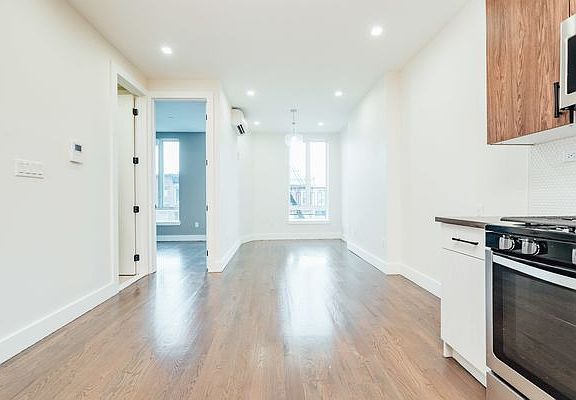 5th image of 13 Palmetto St #9