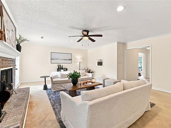 4th image of 103 Briar Ridge Cir