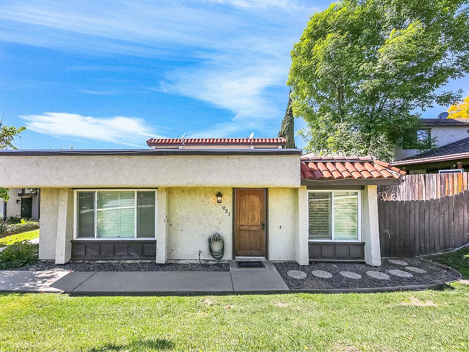 1st image of 921 Cabrillo Dr #A