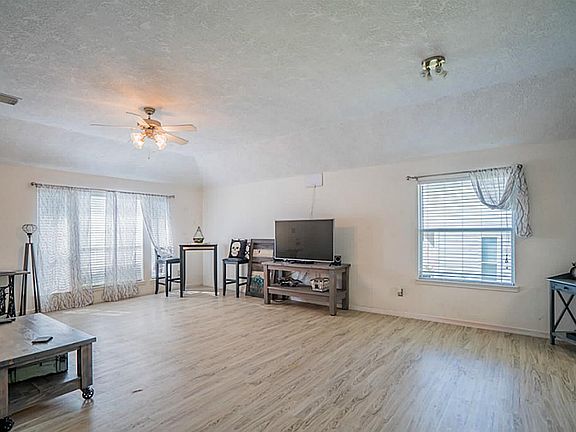 3rd image of 5441 N Buffalo Cir