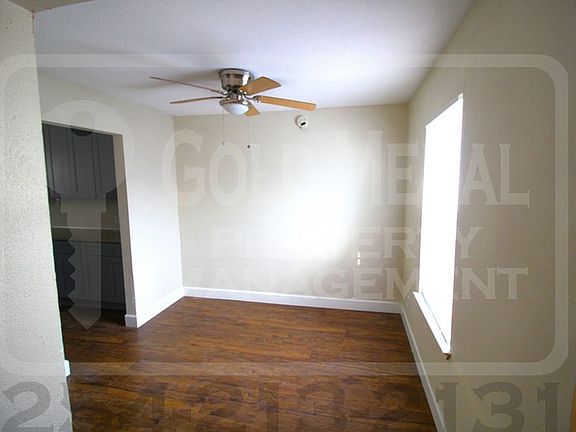 3rd image of 905-907 Estelle Ave #905
