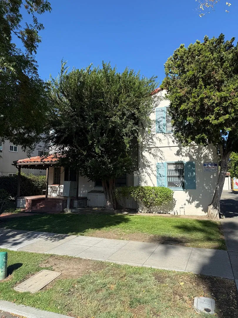 452 S 3rd Street — Photo 1