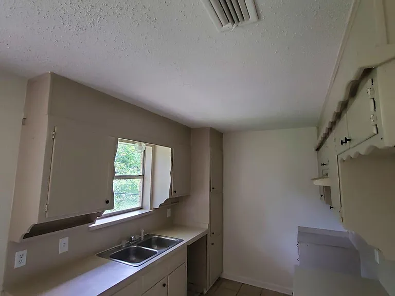 3418 Hummingbird Ln — Photo 10