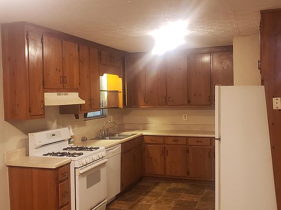 4th image of 3851 Paul St