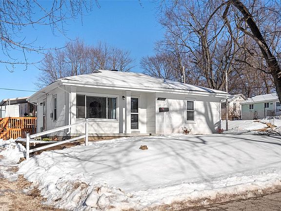 2nd image of 10905 Lee Ln