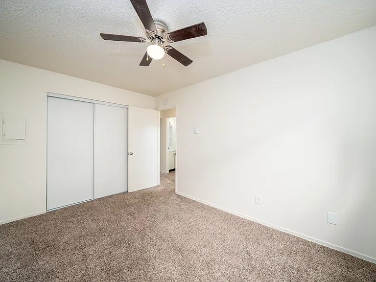 Wetherburne Square Townhomes — Photo 26