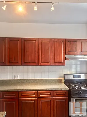 Rented by Hinds Property Group | media 23