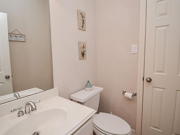5th image of 827 McIntosh Bend Dr