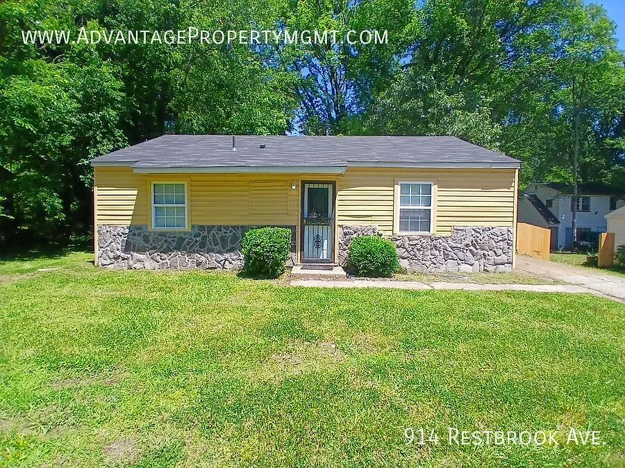 Renovated 3-Bedroom Gem on a Quiet Residential Street - Open To Section 8 — Photo 2