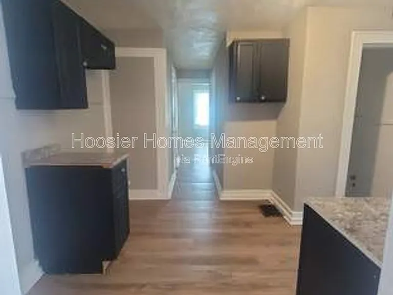 1451 W 34th St — Photo 8