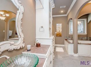 1409 Rue Riviere Dr, Port Allen, LA 70767