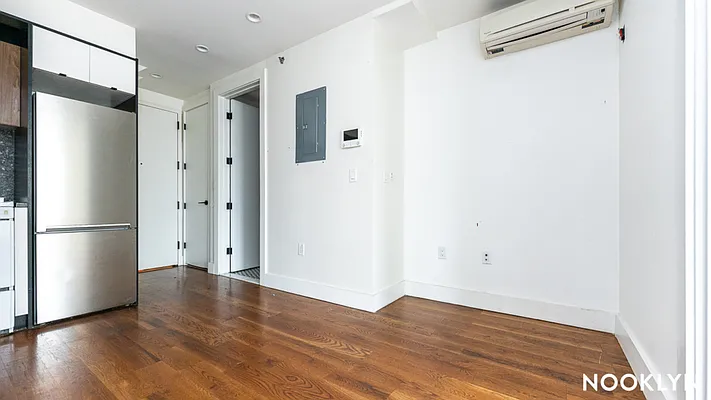 Rented by Nooklyn NYC LLC | media 18