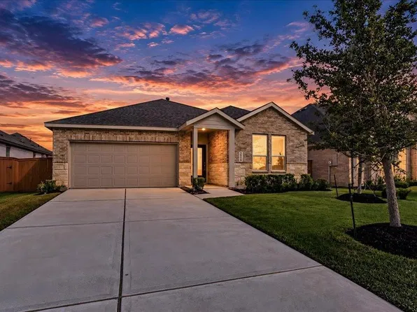 2816 Golden Isle Dr, Texas City, TX 77568
