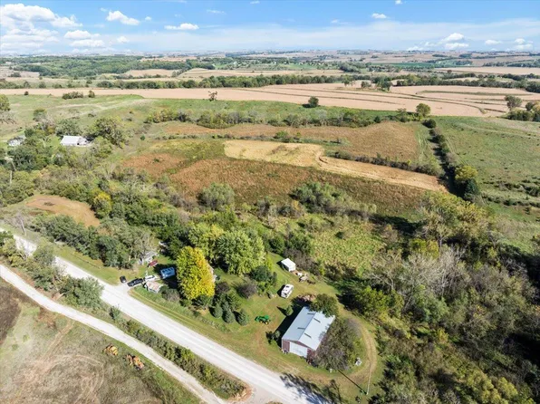 28299 185th St, Honey Creek, IA 51542