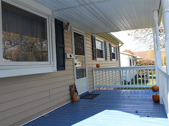3rd image of 118 Woodlawn Ave