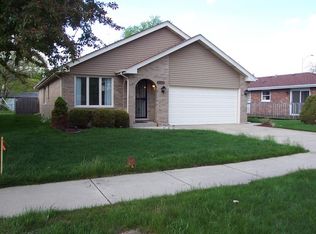 6108 W 99th St, Oak Lawn, IL