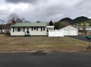 15 Blayne St, Dixfield, ME 04224