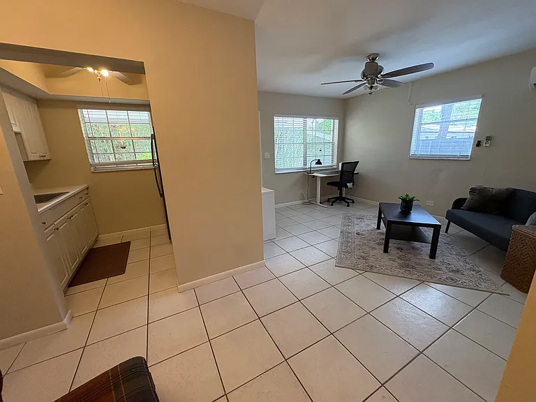 1122 SW 2nd Ct #2 — Photo 10