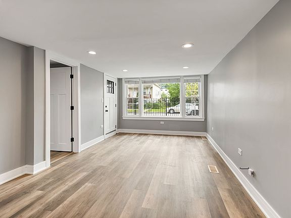 3rd image of 4625 N Springfield Ave #1