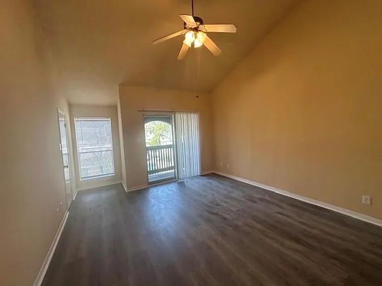 5921 Arncliffe Dr #5921 — Photo 10