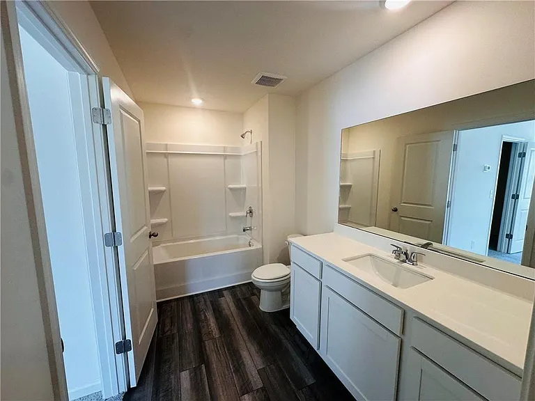423 Towson St — Photo 13