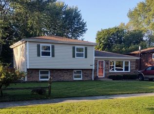 1621 Jeanette Ave, Saint Charles, IL 60174