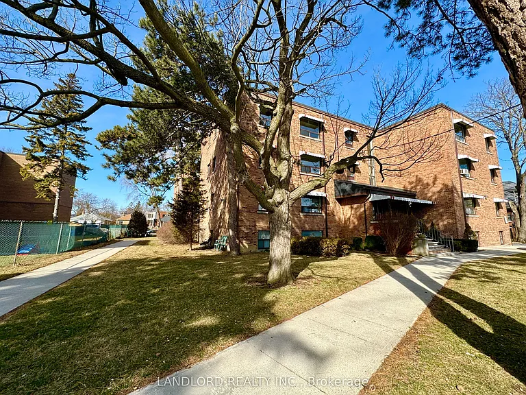 2696 Lake Shore Blvd W #5 — Photo 16