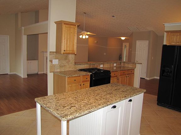 5th image of 3350 Vernon Cmns NW