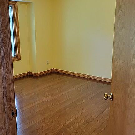 4th image of 110 Woodshire Ct