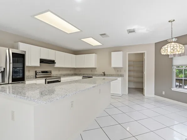 11214 Scarborough Ct, San Antonio, TX 78249