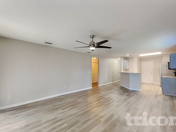 3rd image of 137 Brays Island Ln