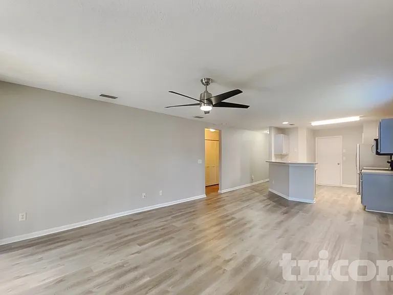 137 Brays Island Ln — Photo 3