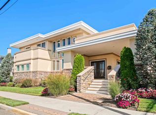 215 E Stockton Rd, Wildwood Crest, NJ 08260