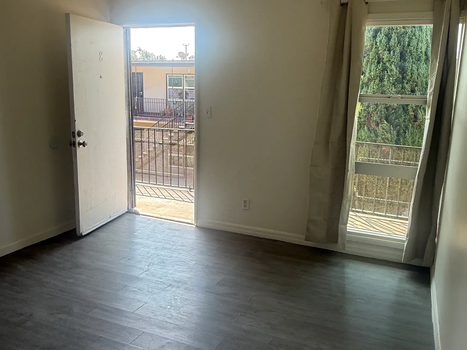 1 bed, 525 sqft, $2,200 — Photo 2
