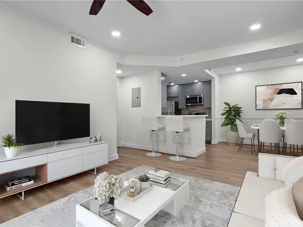 1075 Peachtree Walk NE Unit A208, Atlanta, GA 30309